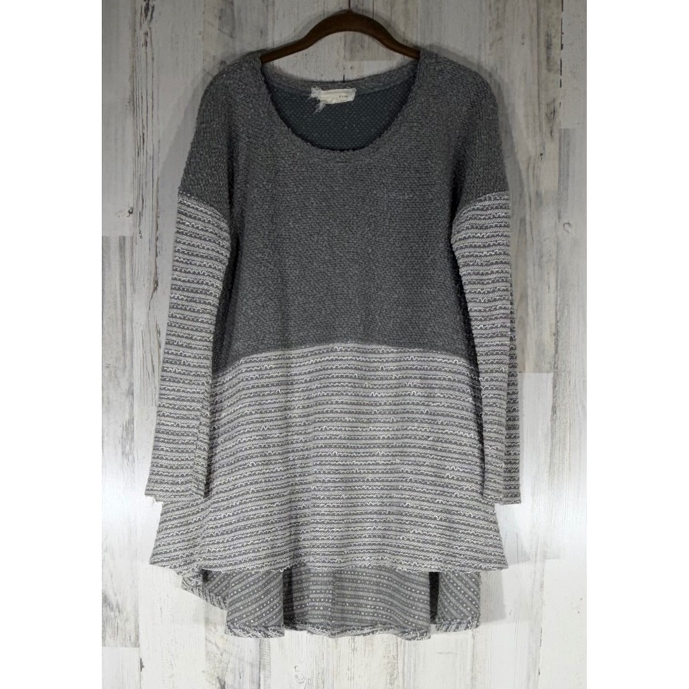 A'reve Tunic Sweater Medium Gray Colorblock Mixed Media‎ Textured High-Low Hem